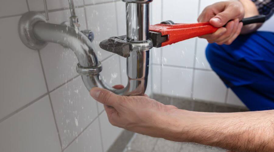 Expert burst pipe repair services in Hobson, TX